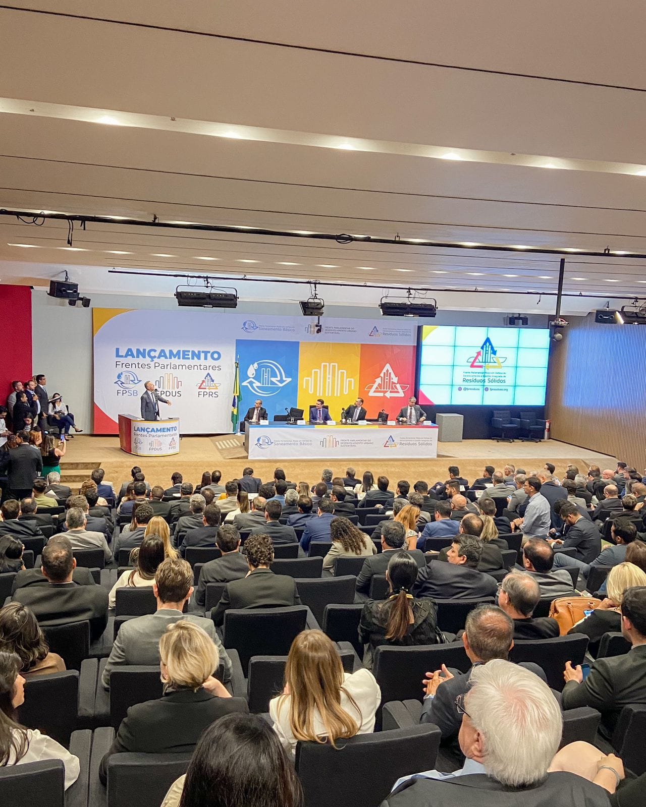 Vereadores participam de Lançamento das Frentes Parlamentares em Brasília-DF