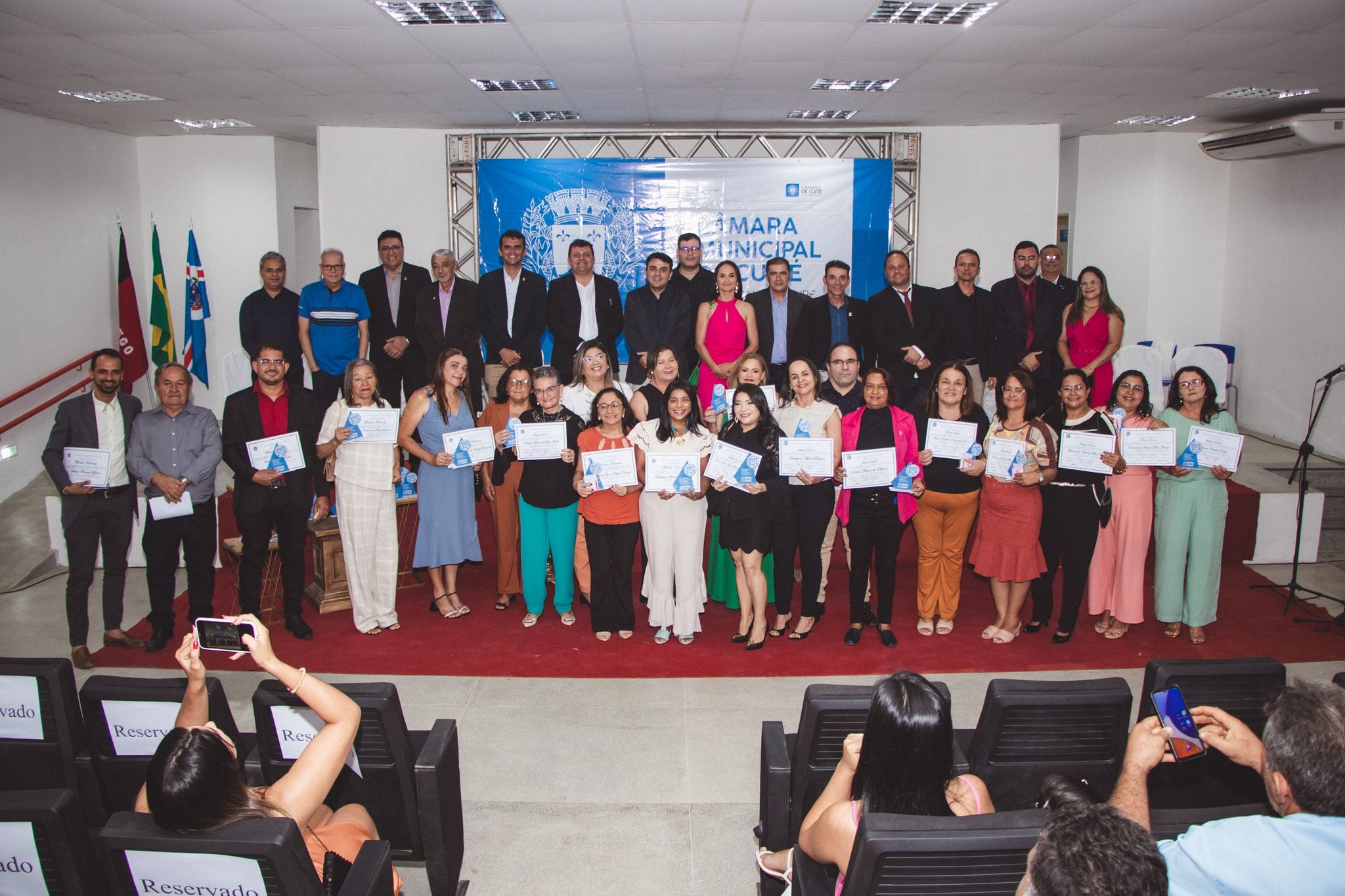 Câmara realiza sessão especial em homenagem aos Mestres da Educação de Cuité